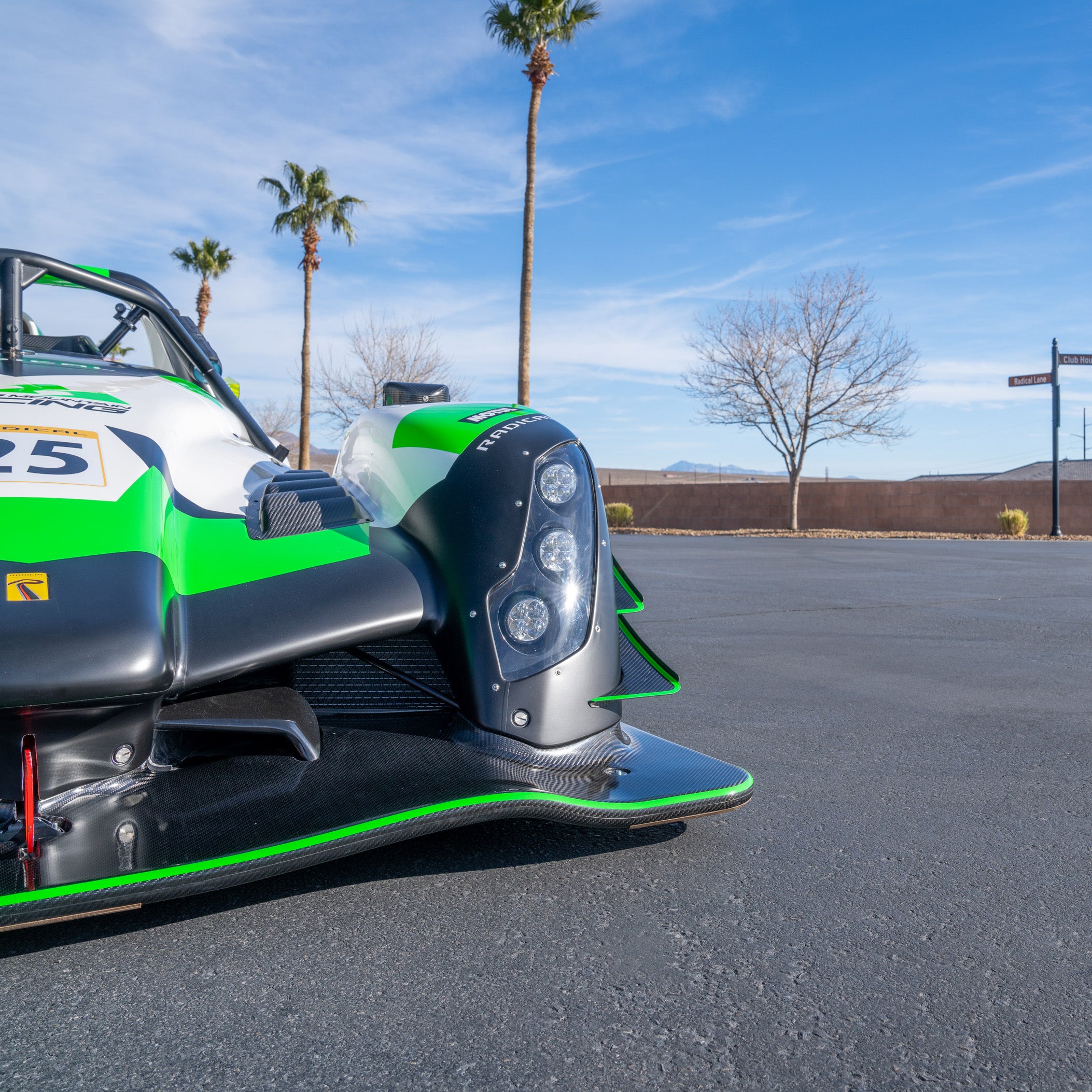 2025 Radical SR10XXR - Center Seat - Carbon Seat