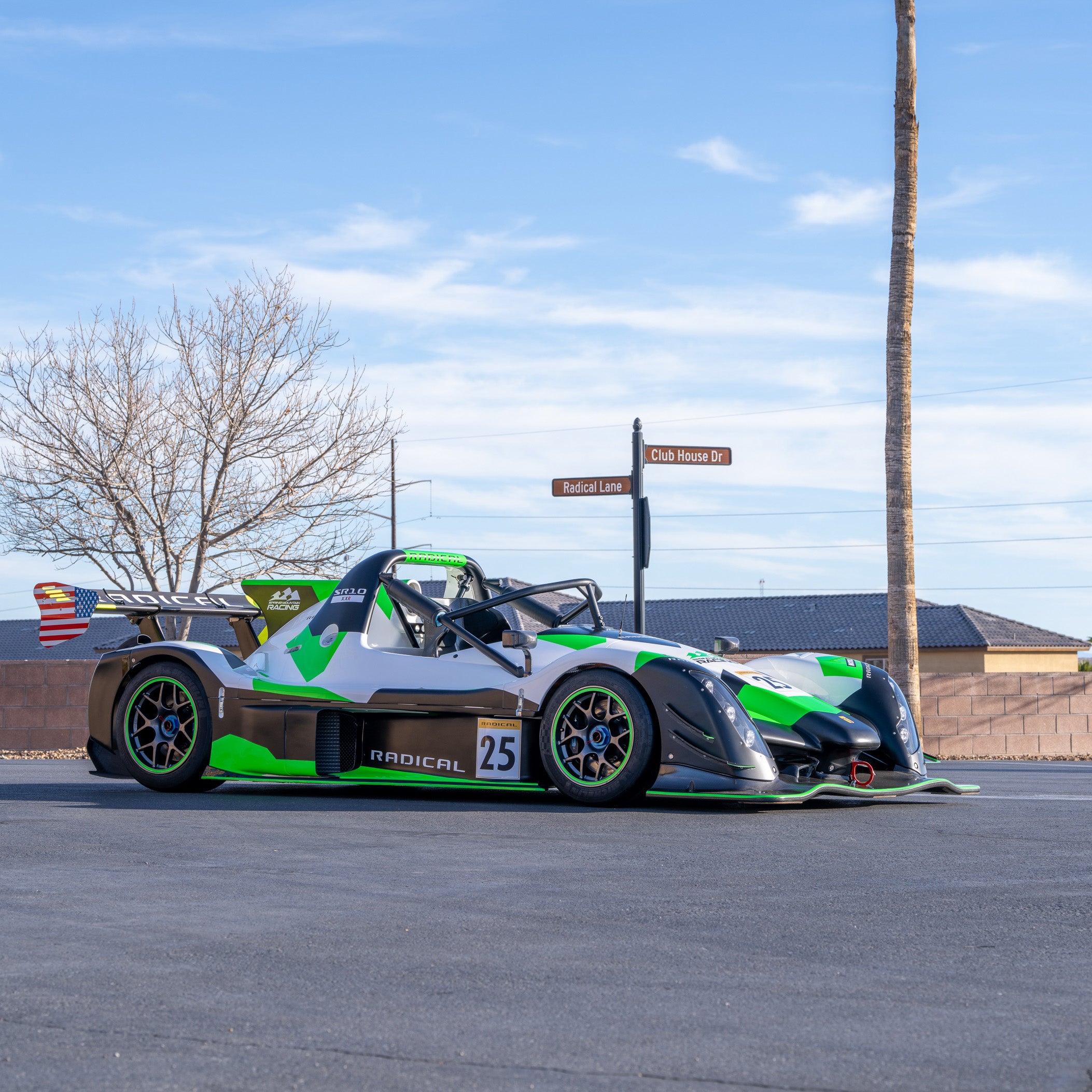 2025 Radical SR10XXR - Center Seat - Carbon Seat