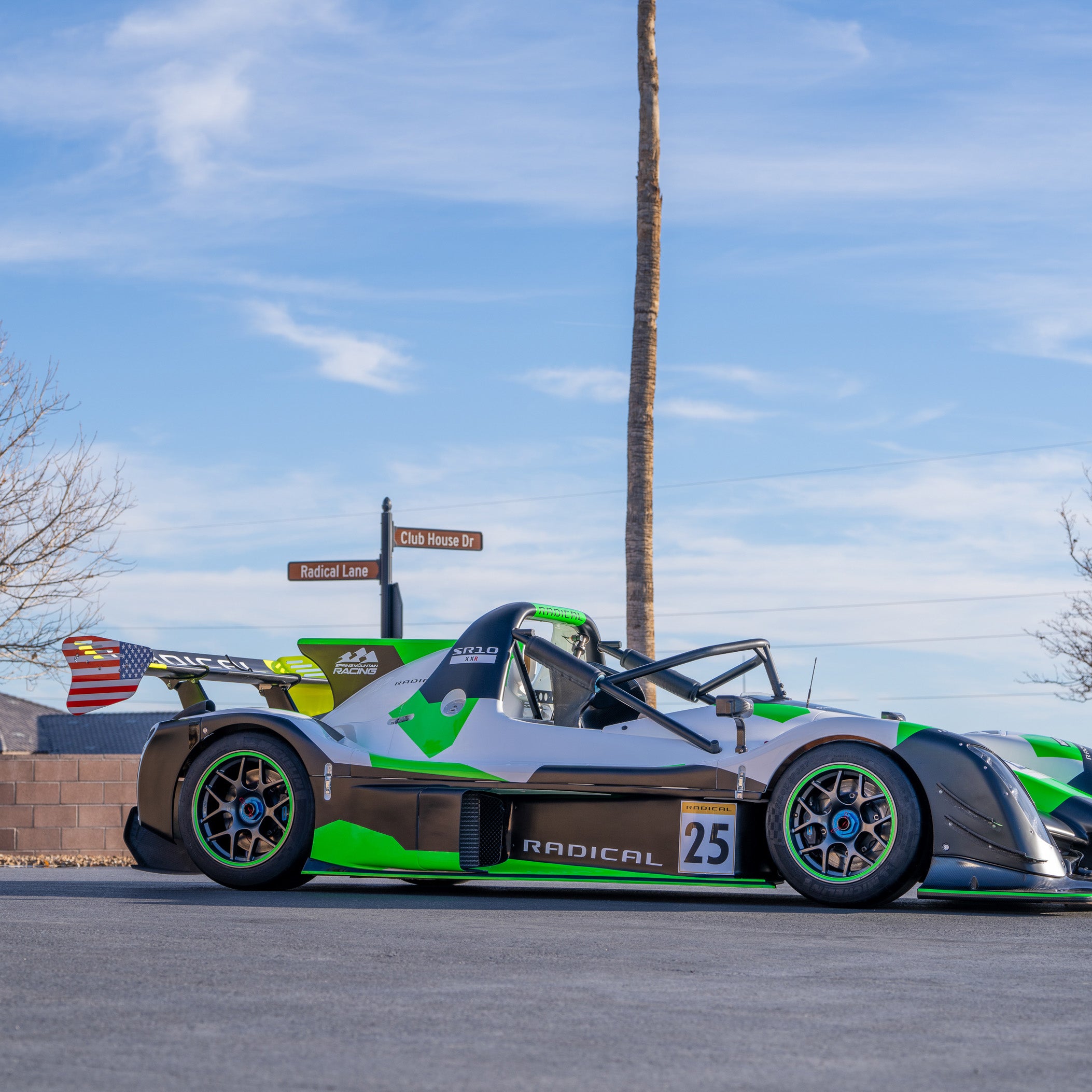 2025 Radical SR10XXR - Center Seat - Carbon Seat