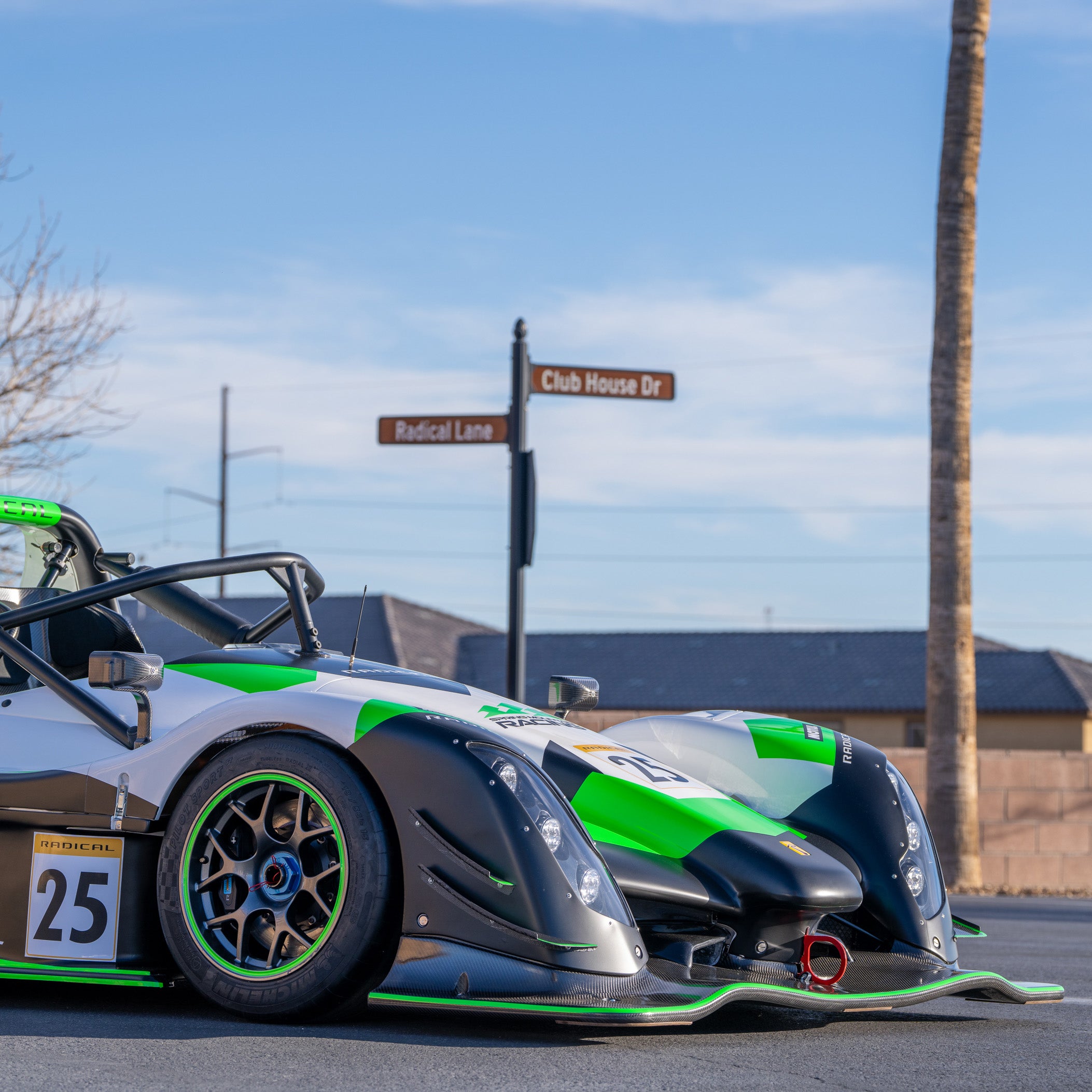 2025 Radical SR10XXR - Center Seat - Carbon Seat